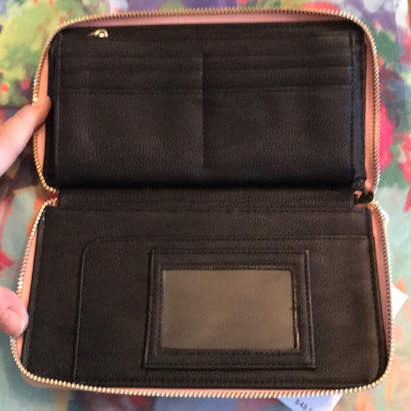 Brand New Betsey Johnson Pink Zippered Cat Wallet - Picture 8 of 14